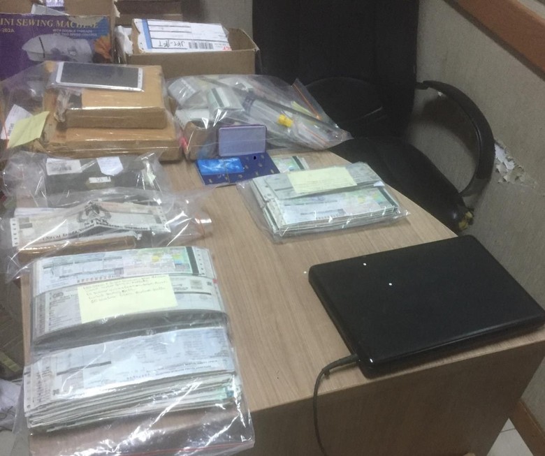 Buka Lapak di Medsos, Sindikat Pemalsu STNK Ditangkap Polisi Buka Lapak di Medsos, Sindikat Pemalsu STNK Ditangkap Polisi