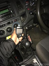 Ketika Smartphone Jadi Tak Pintar Lagi di Pedalaman Papua Barat
