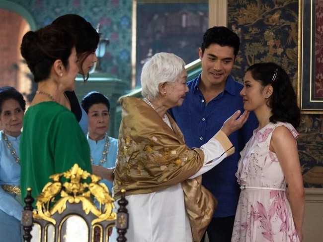 Rasanya semua wanita akan bahagia begitu pria memperkenalkan kekasih ke keluarganya. Bahkan di acara spesial yang dihadiri seluruh anggota keluarga. Menunjukkan kemantapan hubungan asmara mereka. Itulah yang dilakukan Nick pada Rachel. Bikin deg-degan, tapi sekaligus senang! Foto: Istimewa