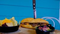PiKNiK : Serunya Makan Philly Cheese Steak dengan Suasana Liburan