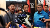 Berangkat dari nama pantai indah Mekaki di Pulau Lombok, pemerintah daerah Kabupaten Lombok Barat bersama para sponsor yang peduli ingin menggerakkan kembali semangat warga Lombok melalui even olahraga sekaligus sektor pariwisata yaitu Mekaki Marathon 2018.