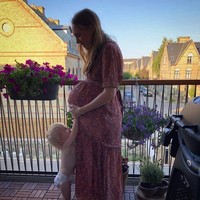 Inilah Maria Jorstad, wanita yang mendokumentasikan perjalanan kehamilannya mengandung bayi kembar tiga melalui akun Instagram @triplets_of_copenhagen. Sebelumnya, Maria dan suami, Anders, telah dikaruniai seorang anak laki-laki yang berusia dua tahun, Agustus 2018 kemarin. Foto: Instagram @triplets_of_copenhagen