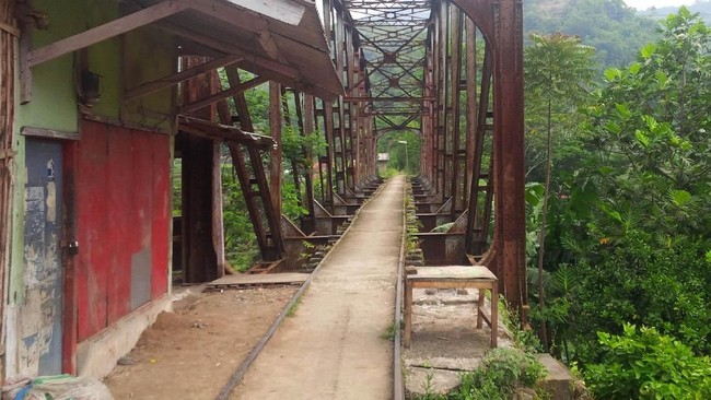 Fakta di Balik Rencana Hidupkan Lagi Rel Kereta Peninggalan Belanda