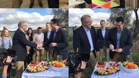 Wah ini momen ulang tahun Morrison. Ia diberi hadiah mulai kue ulang tahun dan perayaan kecil dengan berbagai kudapan kue dan buah segar.  Foto: Istimewa