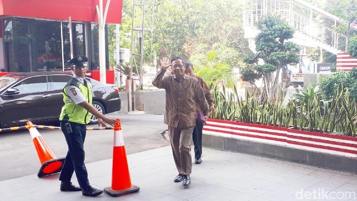 Datangi KPK, Mahfud Md: Mau Diskusi soal Korupsi