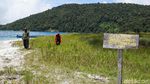 Foto: Pantai Pasir Putih di Atas Pegunungan Papua Barat
