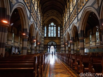 Gereja Cantik di Jantung Kota Melbourne Gereja Cantik di Jantung Kota Melbourne