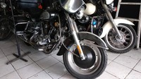 Karena harga moge baru juga semakin mahal akibat dolar kuat, maka moge seken dengan tahun muda jadi pilihan menarik. Meski moge seken juga kena pengaruh dolar, kenaikan harganya nggak terlalu besar. Hanya Rp 5 juta sampai Rp 10 juta saja Foto: Luthfi Anshori