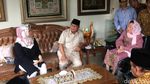 Aksi The New Prabowo: Rangkul Andi Arief-Cium Tangan Istri Gus Dur