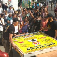 Wah, Pizza Raksasa Ini Bisa Dibeli Lewat Layanan Pesan Antar