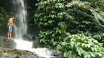Foto: Air Terjun Cantik Bak Kelambu di Lombok