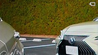 Teknologi ini memungkinkan untuk menemukan solusi spion yang ramping dan futuristik sekaligus memberikan visibilitas yang baik. Bahkan, spion kamera ini bisa mengurangi kebisingan angin karena permukaan yang lebih kecil. Foto: Dok. Lexus
