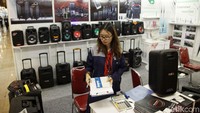 Beragam produk pengeras suara.