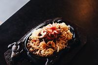 Rasakan Sensasi Hangat hingga Suapan Terakhir Mie Hot Plate di Sini!