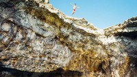 Destinasi wisata indah pun ada di Malta. Lihat saja, airnya sebening ini (@visitmalta/Instagram)
