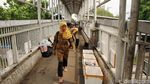 Waduh! JPO Sumber Waras Dikuasai PKL