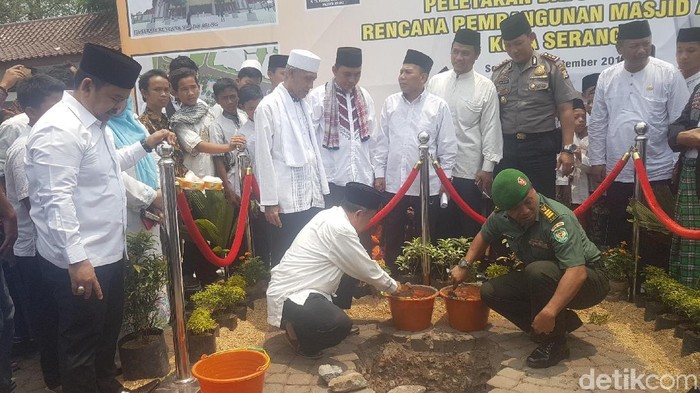 Sultan Banten Beri Saran soal Pembangunan Masjid Agung di Serang