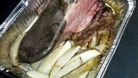 Lidah sapi memang enak ditumis atau dibuat steak. Tapi hidangan lidah sapi ini masih lengkap dengan kulit, dan lemak, sehingga tampilannya bikin jijik. Foto: Istimewa