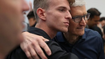 Ia pun laris menjadi sasaran foto. Foto: Getty Images