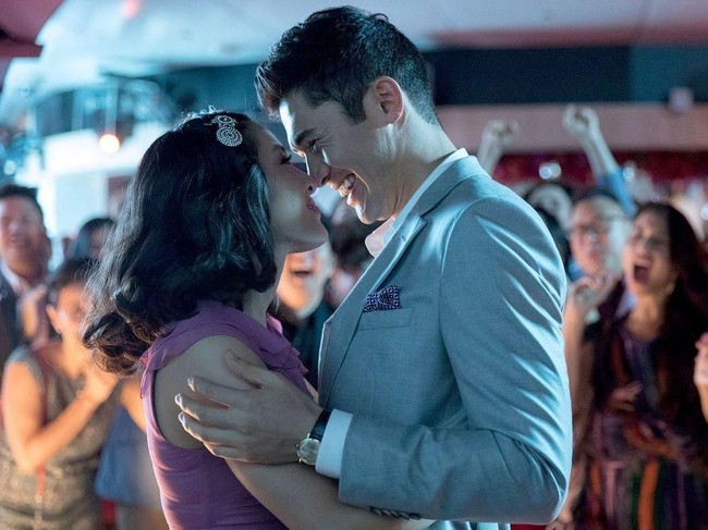 Rachel Chu yang berasal dari keluarga sederhana telah memikat Nick Young karena kecerdasan dan kepribadiannya yang menarik. Film ini memiliki pesan moral yang kuat, bahwa kecantikan fisik dan kemapanan bisa dikalahkan oleh inner beauty. Foto: Istimewa