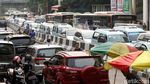 Angkot dan Bajaj Ngetem, Tanah Abang Macet Parah