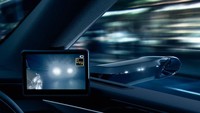 Mungkin beberapa pabrikan sudah mulai memamerkan konsep mobil dengan kaca spion yang digantikan oleh kamera. Tapi, itu baru sebatas konsep, kini Lexus di Jepang sudah menawarkan Digital Outer Mirrors, yaitu sebuah spion yang tidak menggunakan kaca melainkan pakai kamera. Foto: Dok. Lexus