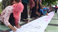 Mereka menilai pemerintah tidak menghargai pengabdian tenaga honorer k2, yang sudah puluhan tahun bekerja demi berputarnya roda pemerintahan.