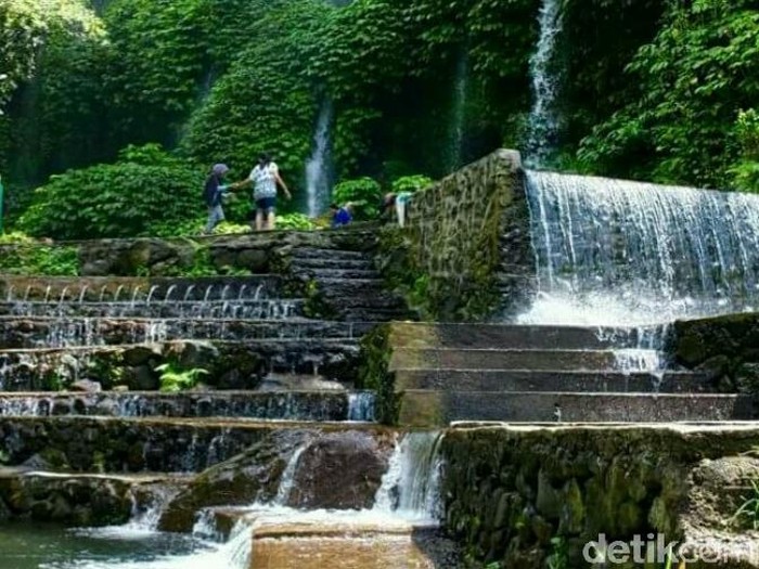 air terjun Benang Kelambu di Lombok Tengah