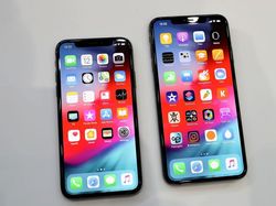 Penampakan Bos Apple Inspeksi iPhone Murah