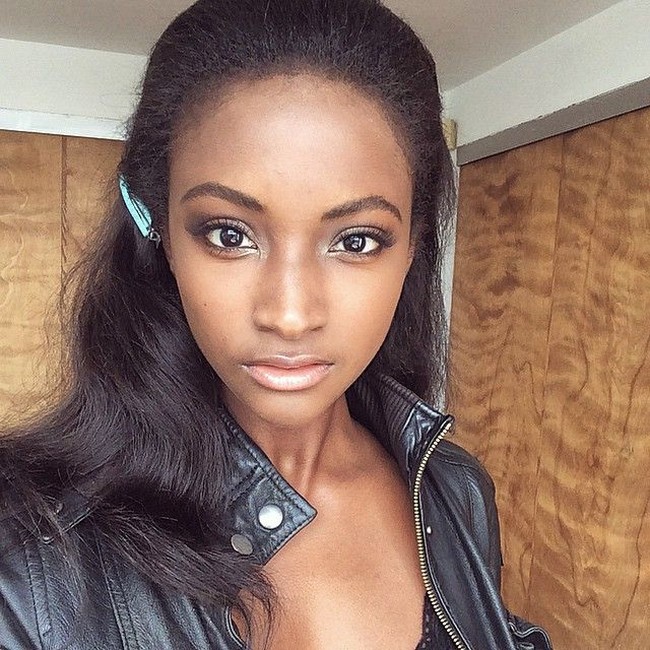 Melihat komentar-komentar ini aku heran mengapa 41% wanita di karier teknik mengundurkan diri karena lingkungan pekerjaan yang tidak baik, tulisnya. Foto: Instagram @lyndsey360