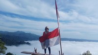 Butuh perjuangan untuk bisa mencapai puncak. Pendaki harus melewati jalur dengan kemiringan gunung 45 hingga 70 derajat. (Michelle de Jonker/detikTravel)