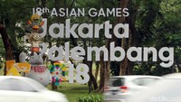 Hingga Jumat (14/9/2018) ornamen Asian games lah yang ada. Gaung Asian Para Games 2018 belum terdengar. 