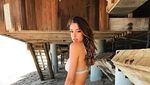 Foto: Liburannya Penyanyi & Model Cantik Celine Farach