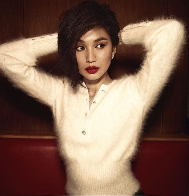 Tak hanya jago akting, Gemma juga berbakat di musik. Seperti dikutip dari TV Overmind, Gemma piawai memainkan alat musik biola dan piano. Foto: Instagram/@gemma_chan