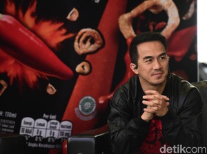 Tantangan Joe Taslim dan Tatjana Saphira Main Film Action Komedi