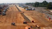 Pembangunan ruas tol Kunciran-Serpong terbagi dalam dua paket pengerjaan.