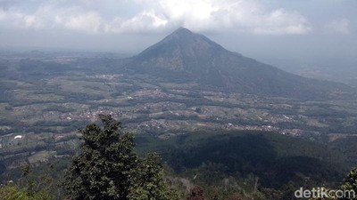 Foto: Kesejukan Telomoyo yang Eksotis