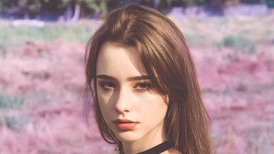 Pesona Dasha Taran, Selebgram Cantik Jago Gambar yang Bikin Jatuh Cinta