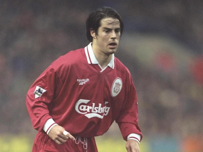 26 Jan 1997: Jamie Redknapp of Liverpool in action. During the FA cup fourth round match between Chelsea and Liverpool at Stamford Bridge in London. Chelsea won the match 4-2. \ Mandatory Credit: Allsport /Allsport