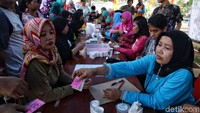 Program pembagian sembako murah ini dilakukan selama sebulan sekali dan telah berlangsung selama 5 bulan.
