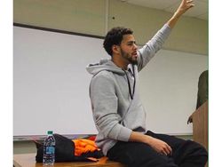 Kumpulan Reaksi Lucu Soal iPhone Harga Selangit