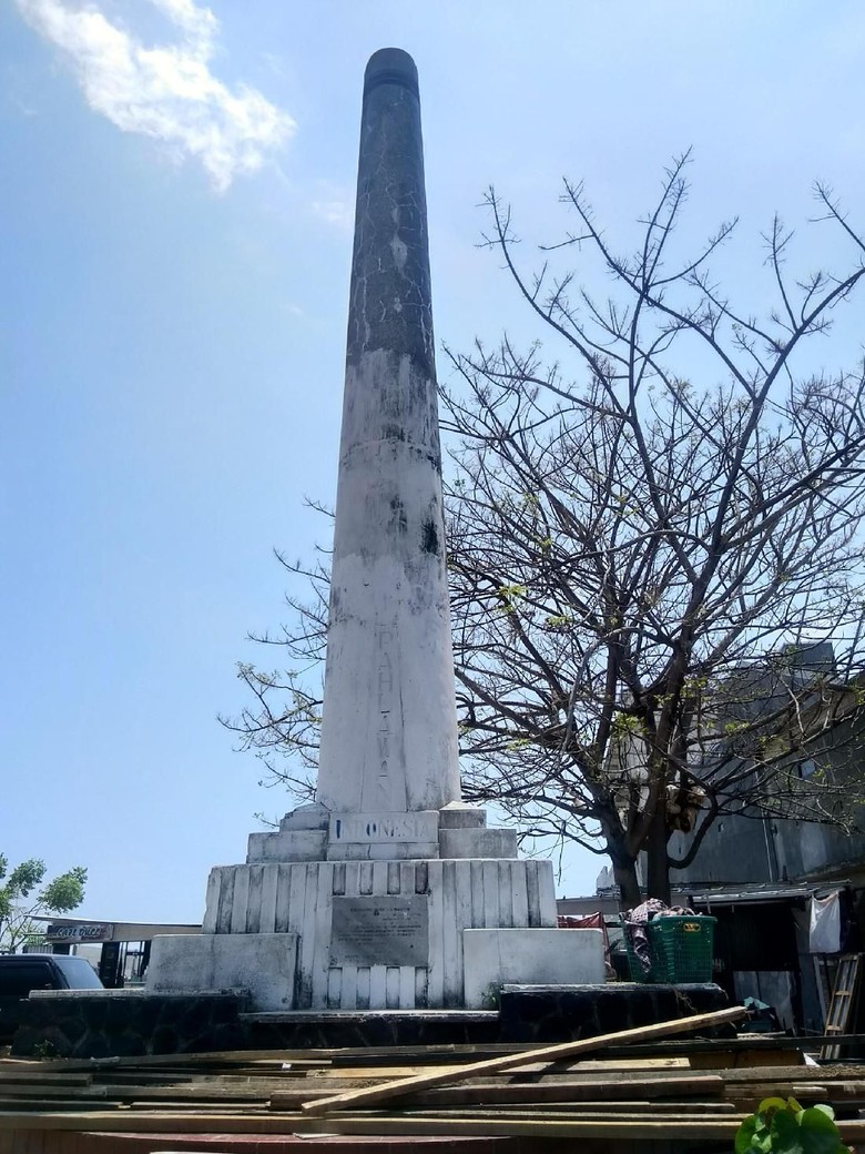 Tugu Pahlawan Makassar Kumuh dan Jadi Pembuangan Botol Miras Tugu Pahlawan Makassar Kumuh dan Jadi Pembuangan Botol Miras