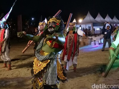Foto: Buto Ijo Raksasa & Kemeriahan Festival Petitenget Foto: Buto Ijo Raksasa & Kemeriahan Festival Petitenget