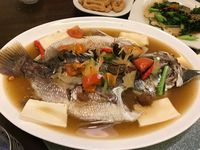 Siang Ini Enaknya Makan Ikan Kukus Rendah Lemak di Sini