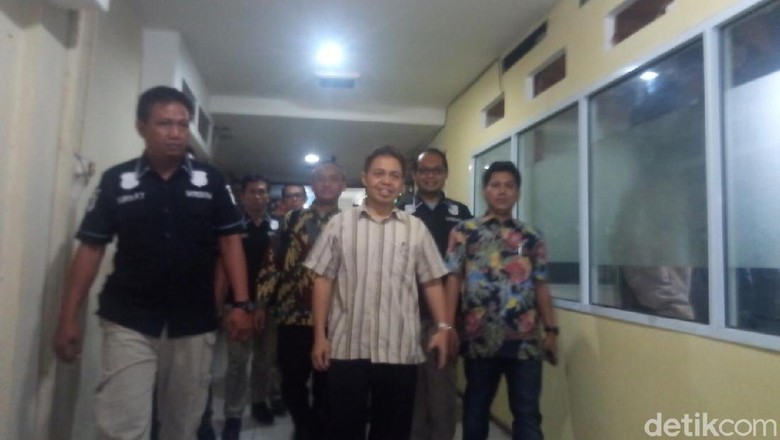 Polisi Lengkapi Berkas Perkara Dugaan Korupsi Nur Mahmudi Polisi Lengkapi Berkas Perkara Dugaan Korupsi Nur Mahmudi