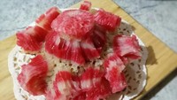 Carabikang tradisional biasanya memiliki warna hijau dan coklat. Nah yang ini tampilannya lebih cantik karena warnanya merah putih. Foto : instagram @santri.yanti