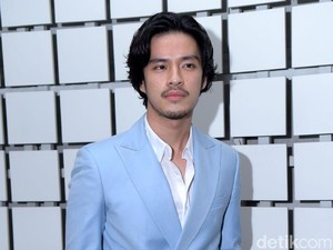 Video: Penampilan Plontos Morgan Oey di Film Pengepungan di Bukit Duri