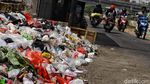 Bau! Potret Sampah yang Dibiarkan Bertumpuk di Cilincing
