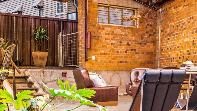 Teras yang tak kalah stylish dan nyaman untuk bersantai. Foto: Dok. Bored Panda