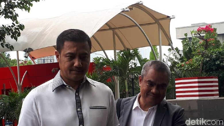 Teuku Rafly Pasya Usai Diperiksa KPK: Mudah-mudahan Bisa Membantu Teuku Rafly Pasya Usai Diperiksa KPK: Mudah-mudahan Bisa Membantu